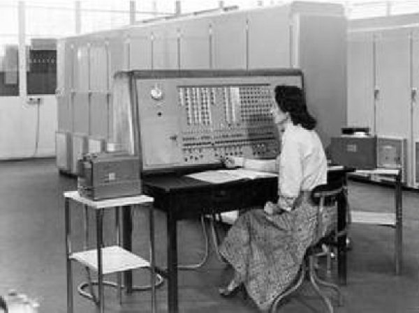 Dina Vaughan in 1956 at console of Elliott 405